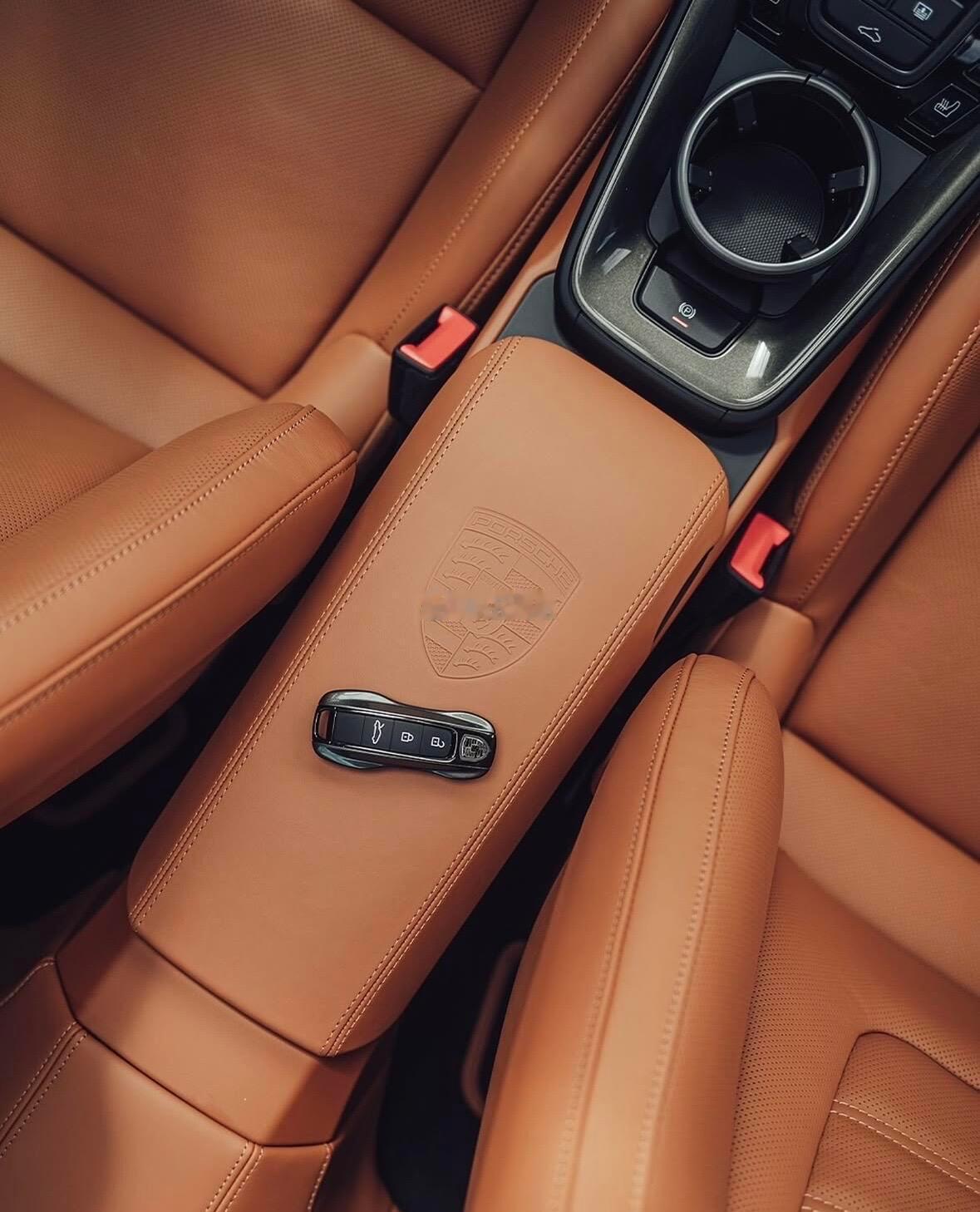 旗舰911 Turbo S｜颜值与细节双在线一眼沦陷的宽体姿态，专属Turbon