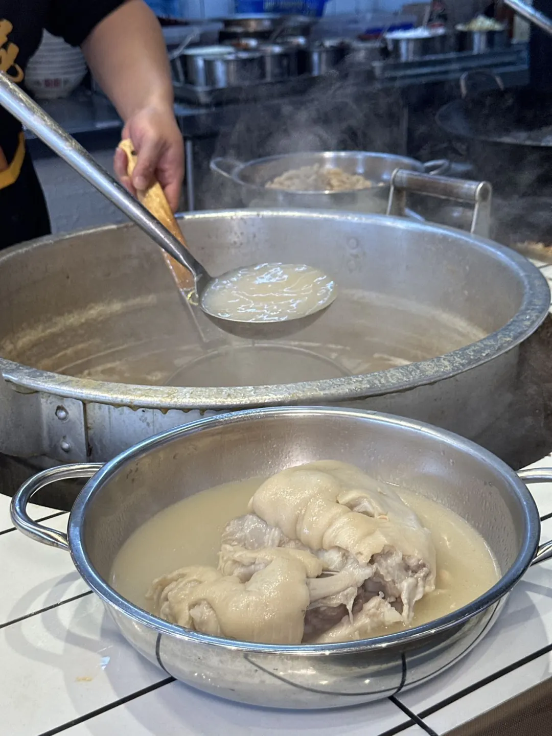 成都玉林。。。我真的会爱死这碗蹄花！