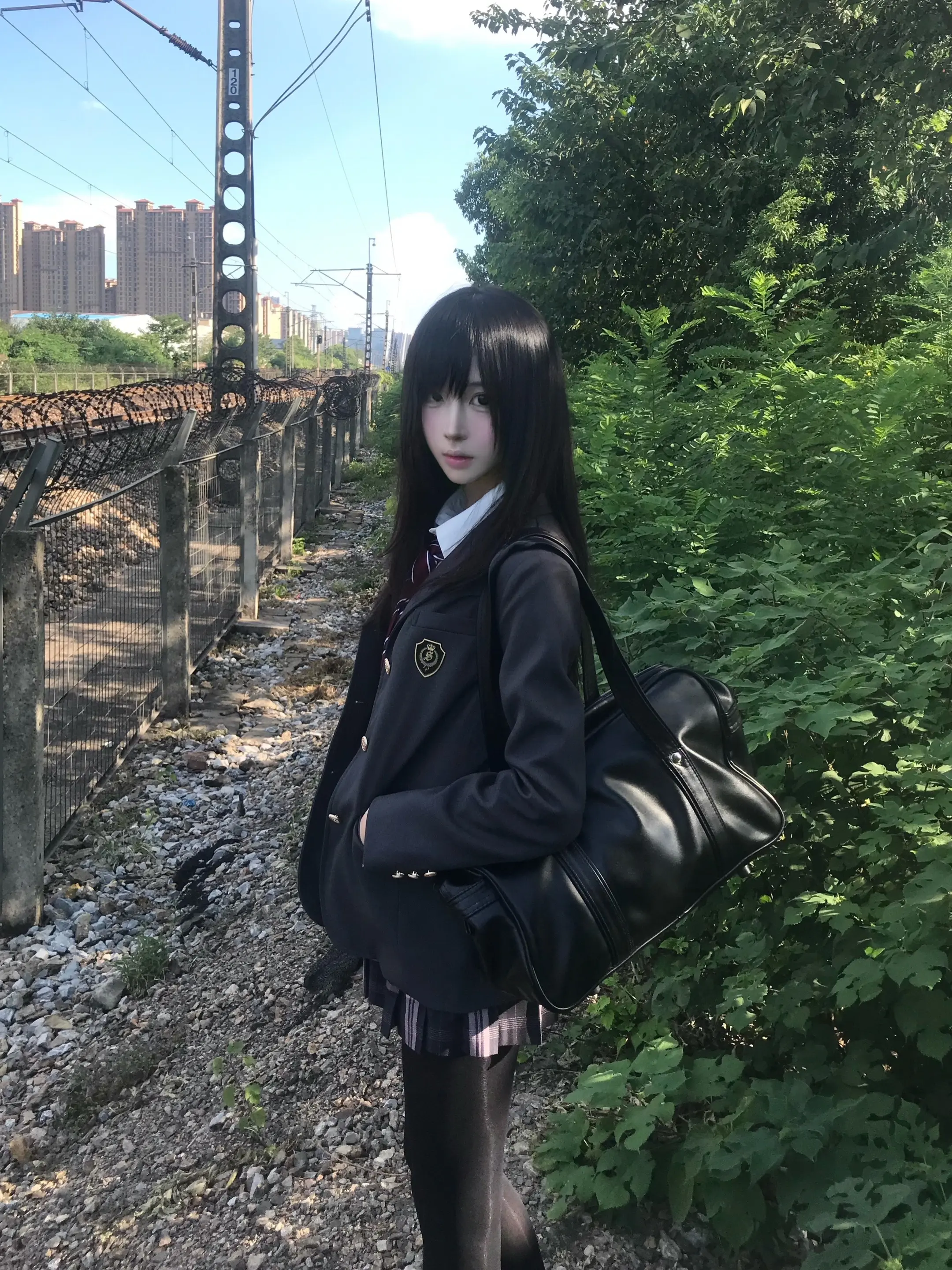 不要谩骂以前的自己 她当时一个人站在雾里也很迷茫