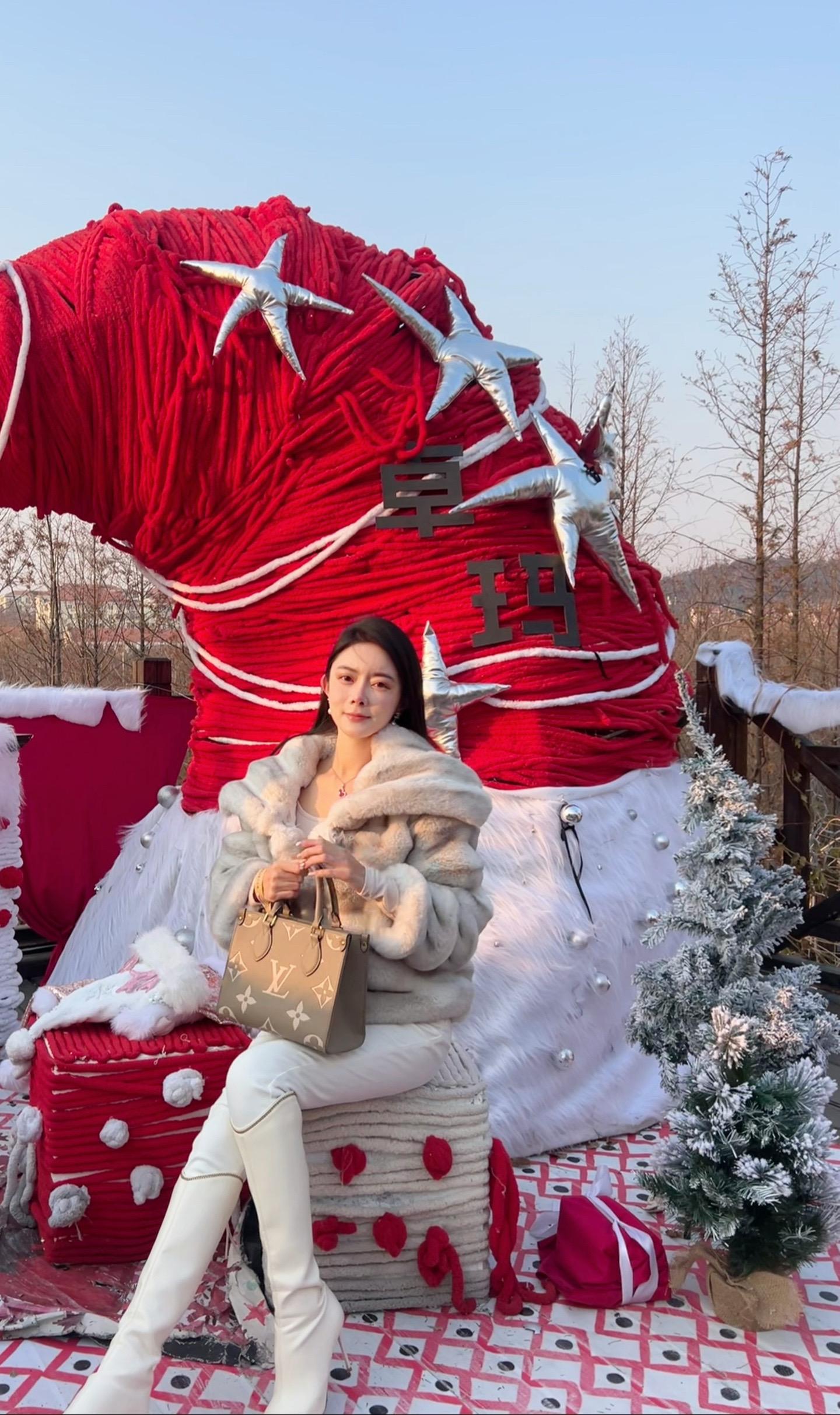 世上本没有圣诞老人🧑‍🎄 所有的🎁和惊喜来自于爱你的人🎄Mer...