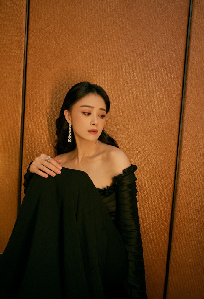 蒋欣 冰美式 我早就说过蒋欣很好看[泪] 