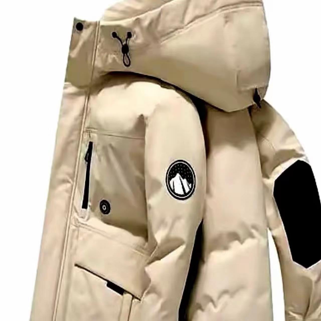 
鸭鸭的600块羽绒服一天卖出10亿，波司登同规格的2000块羽绒服半年利润仅