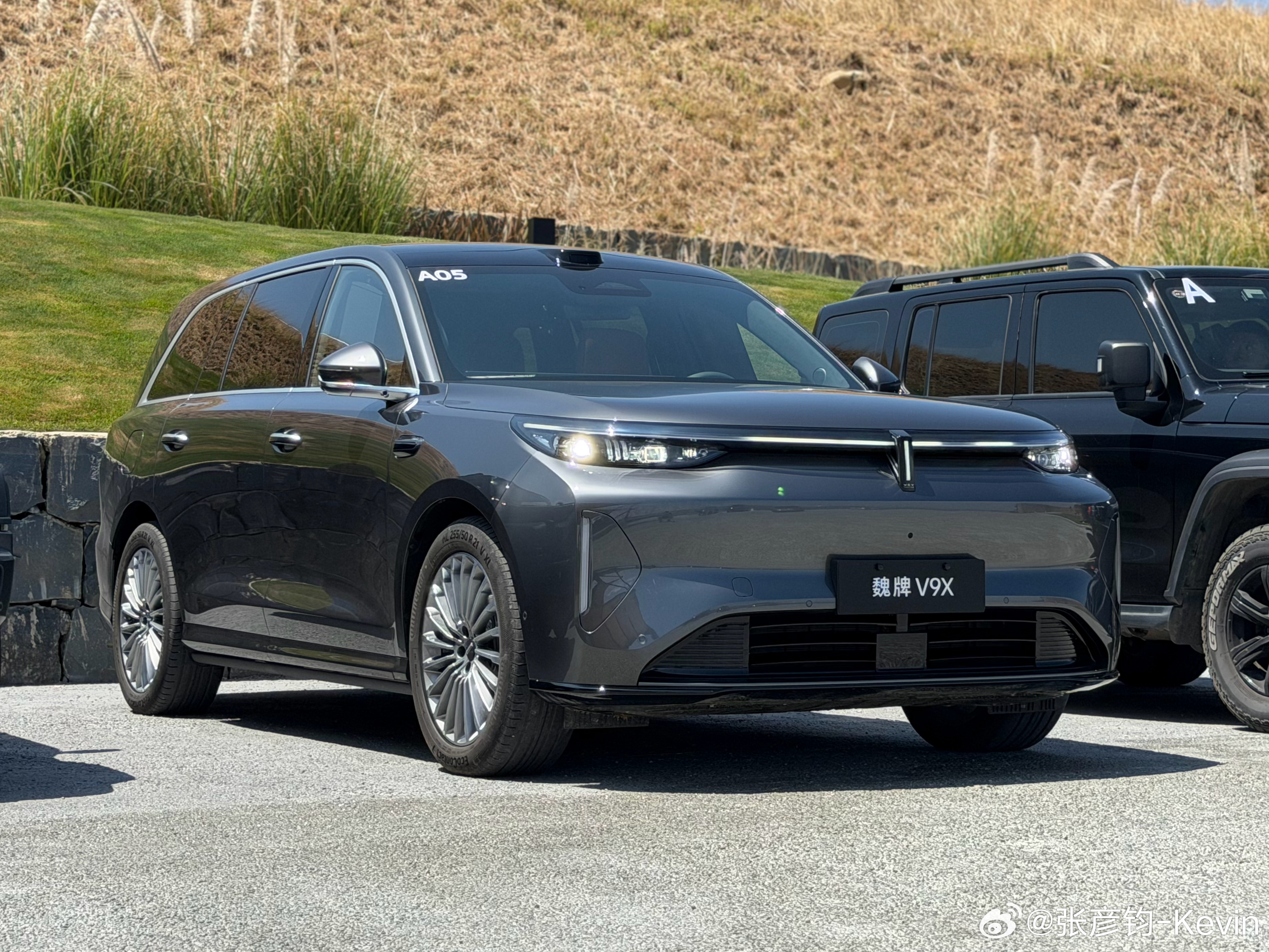 魏牌V9X，开一上午了，最大感受就一句话：老魏这回应该是真下血本了。凯文聊车
