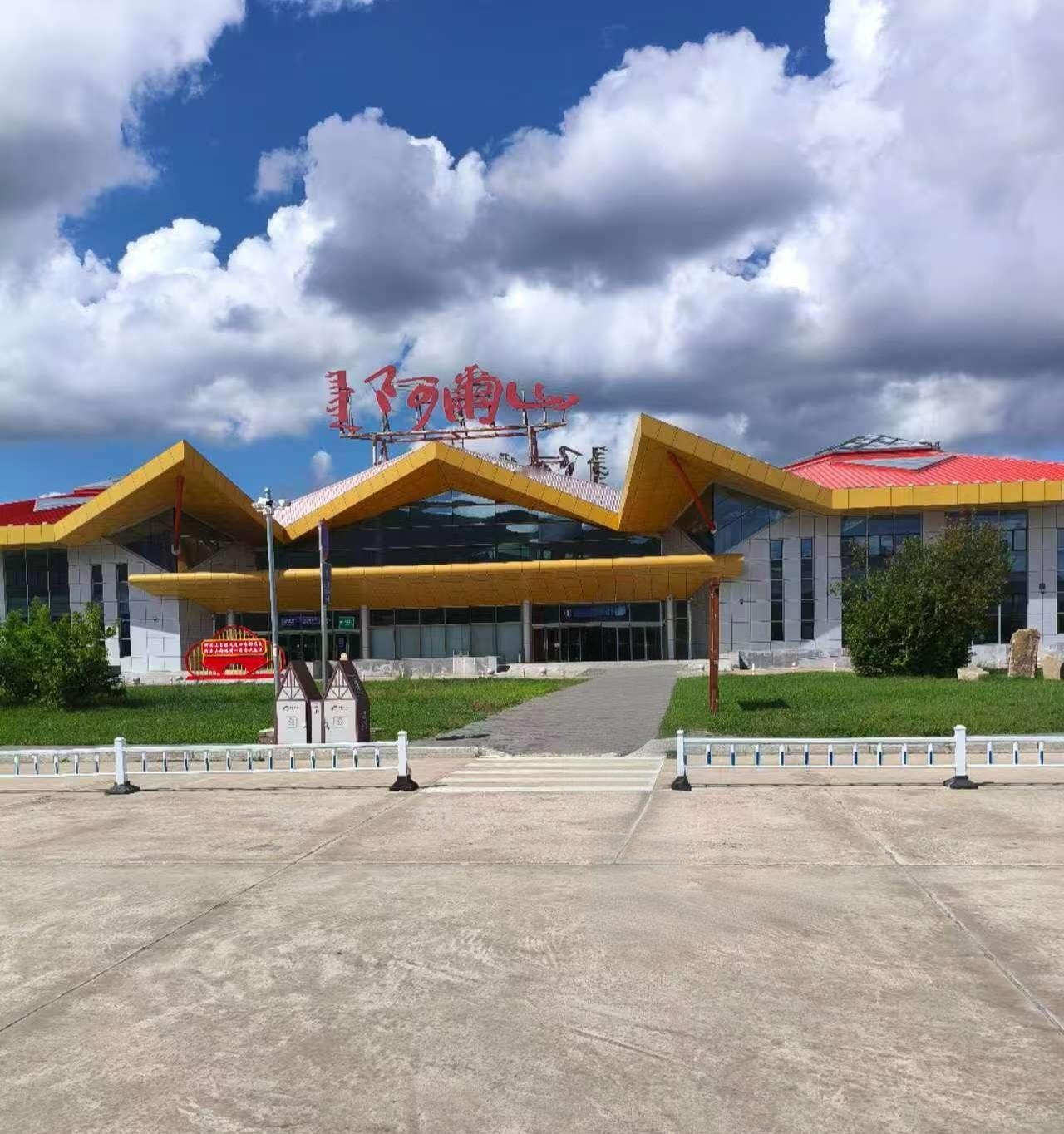 阿尔山机场，精致而迷人！

从景区返程阿尔山市途中路过机场，我十分幸运地进去打卡