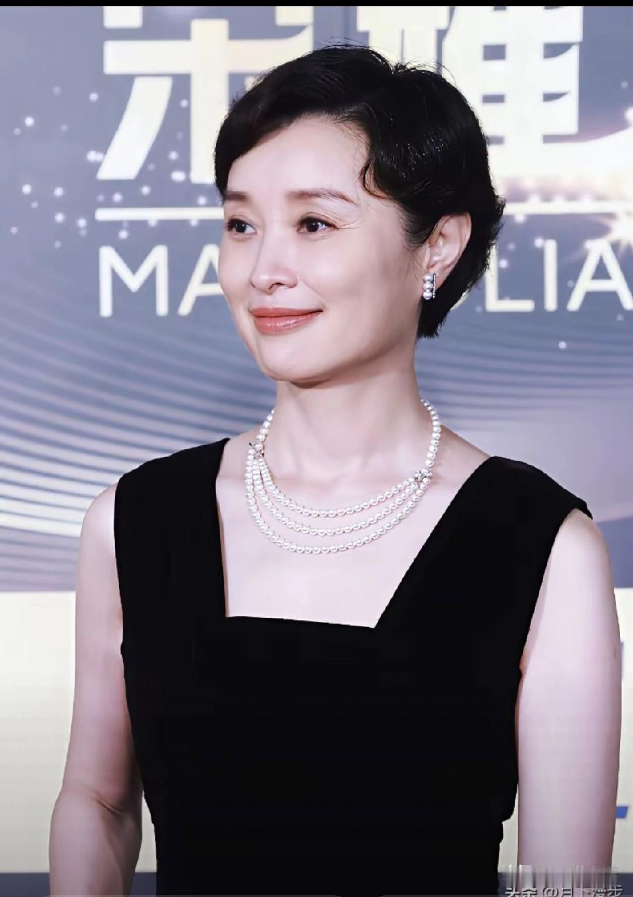 吴越说，我不会结婚了，我也不会谈恋爱了。
大家说，她会不会后悔？
我想，她会的。