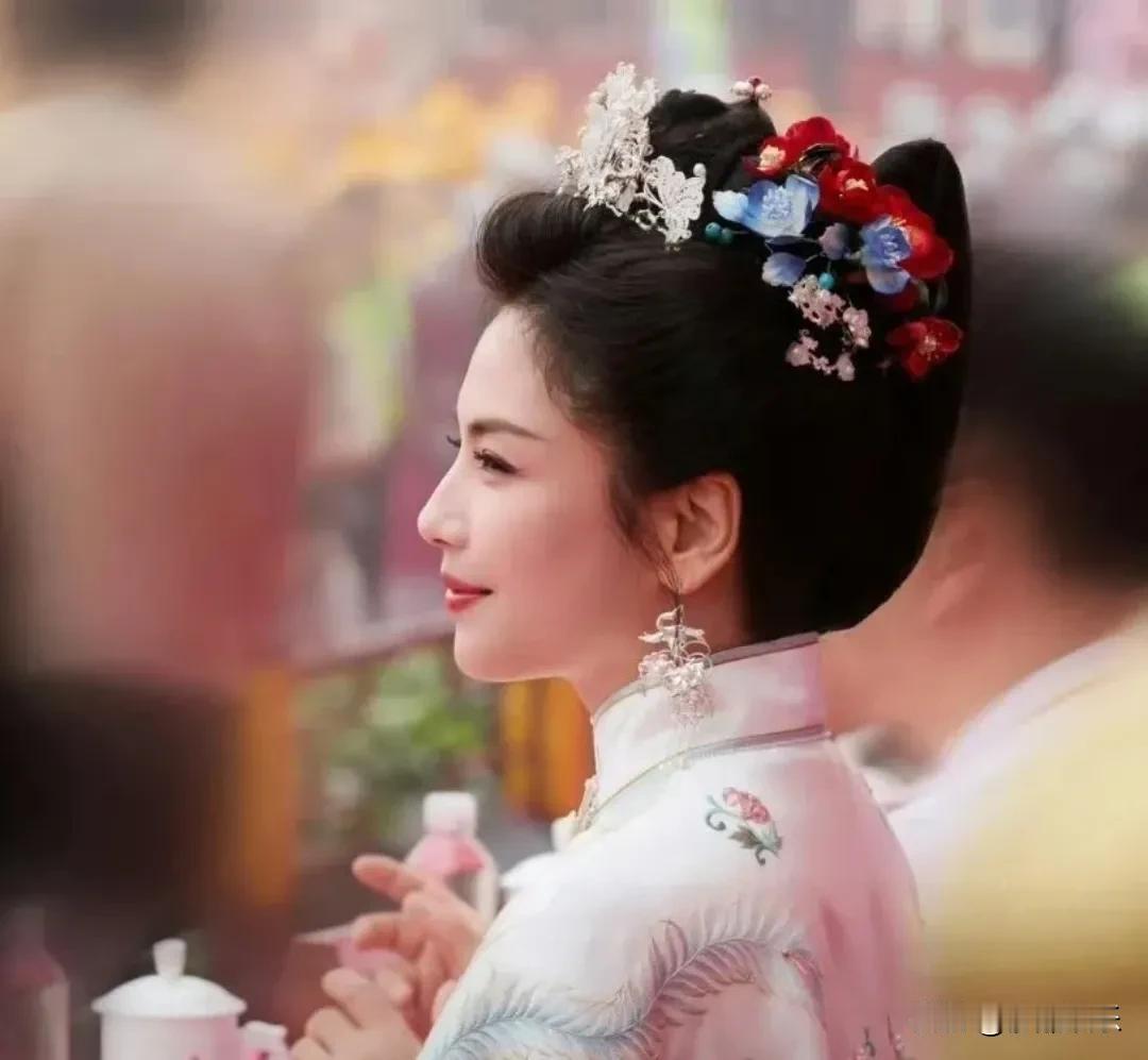 刘涛，火上热搜！

最近打开手机，估计不少人都吓了一跳——怎么朋友圈里突然都在用