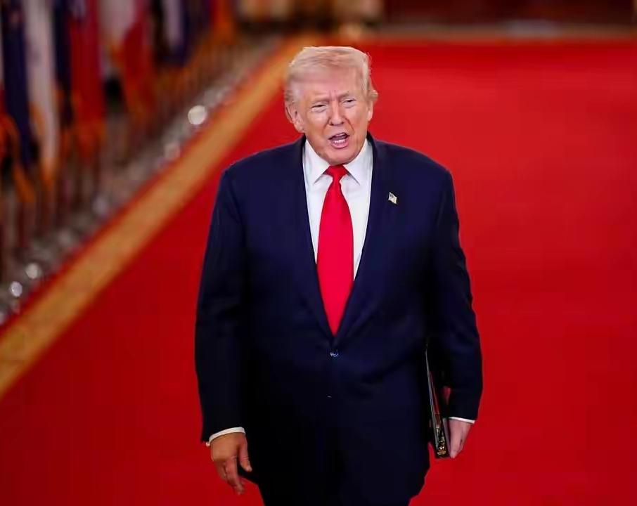 特朗普急了，是真急了。俄乌打了四年，美国把能用的招全用了一遍，结果回头一看，棋盘