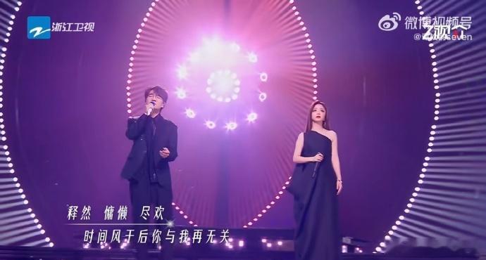谭松韵王铮亮小半对唱 循环一整晚根本停不下来，谭松韵清甜透亮的嗓音超适配旋律，搭