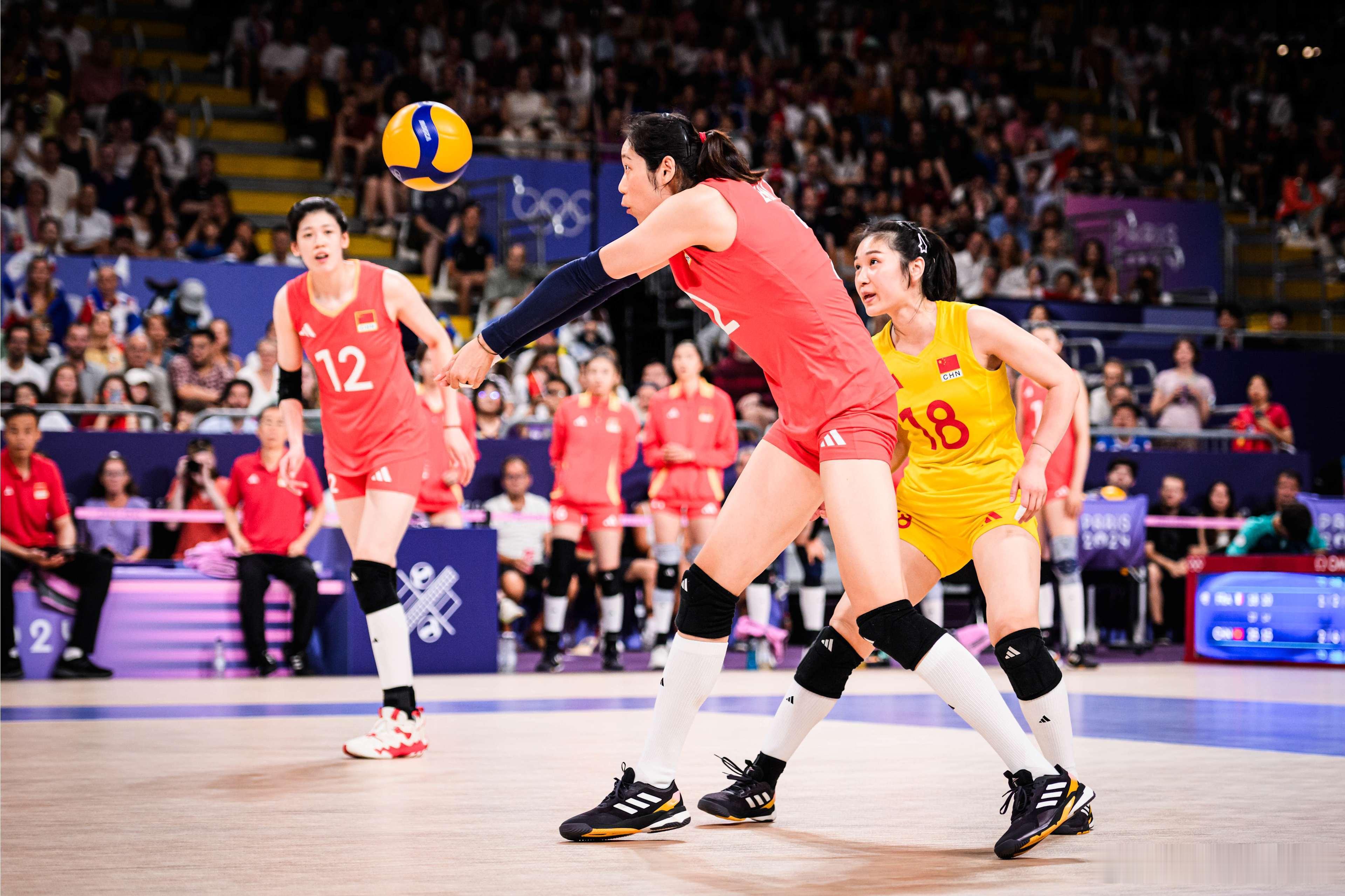 朱婷的单脚后三得分！！！#中国女排vs土耳其女排# ​​​