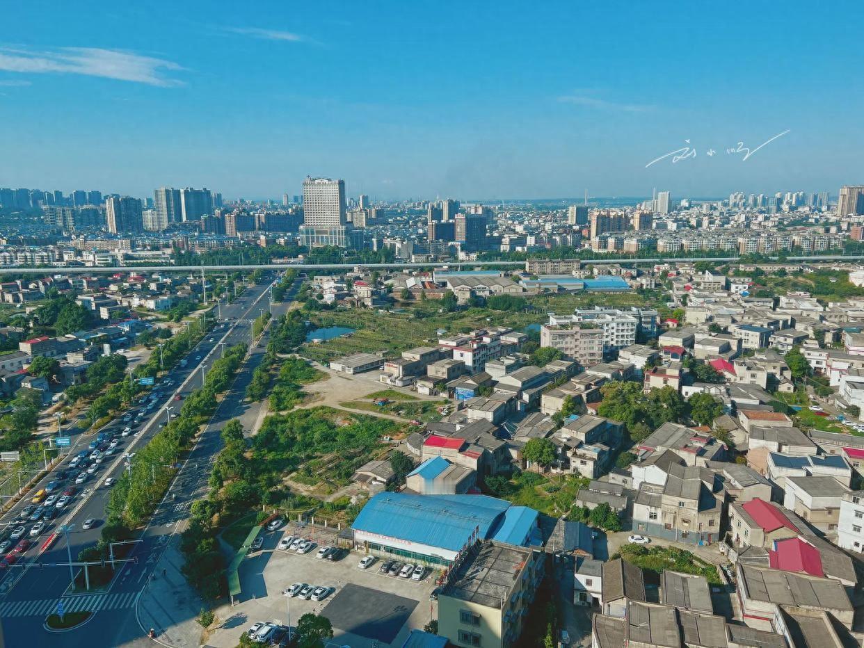 湖南湘潭别称“莲城”，是拥有1500多年历史的地级市，湖湘文化重要发祥地、中国红