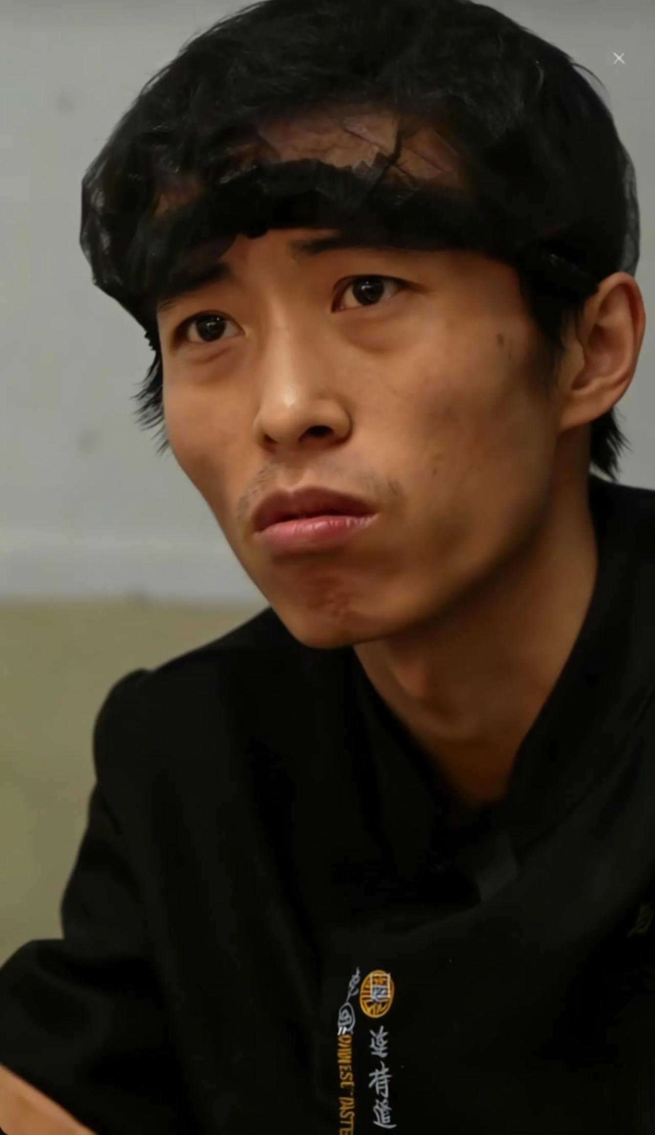 独腿店主生意惨淡，为何大学生凌晨排长队力挺？
 2026年3月20日，天津武清杨