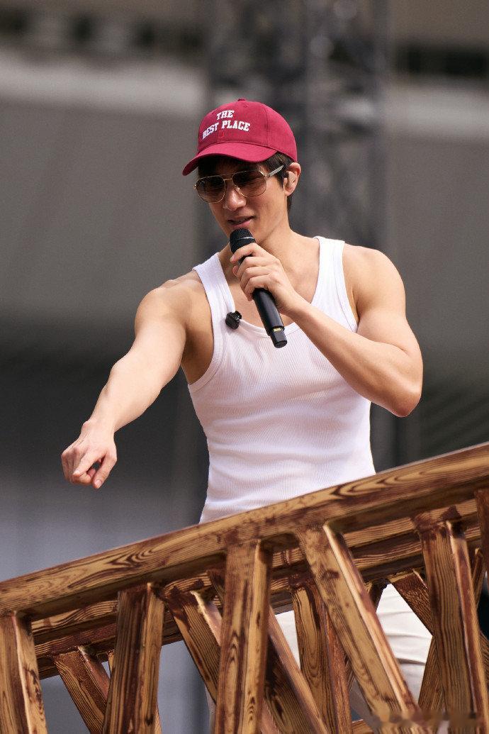 王力宏就这样going我王力宏肌肉线条很juicy近距离直拍太惊艳，王力宏律动丝