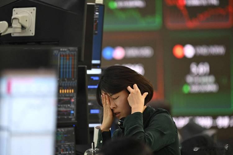 股市一个月暴跌30%，百万人爆仓，韩国监管层道歉也没用了！

6月下旬还在高喊“