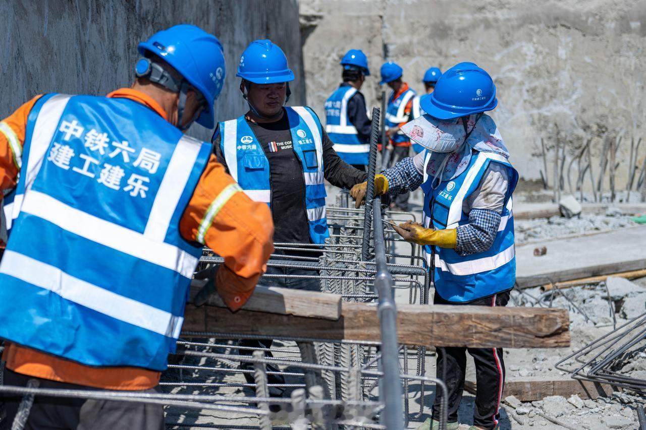 宁波建设女工千里奔赴酷暑之中修建地下管廊 来自广西的女工黄美红跨越1500公里来