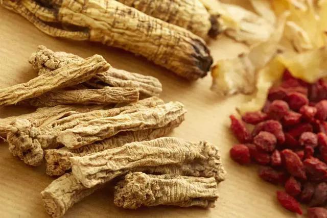 为什么自己比别人爱出汗？三味中药，强力止汗，囊肿结节爱出汗的别错过

很多人就是