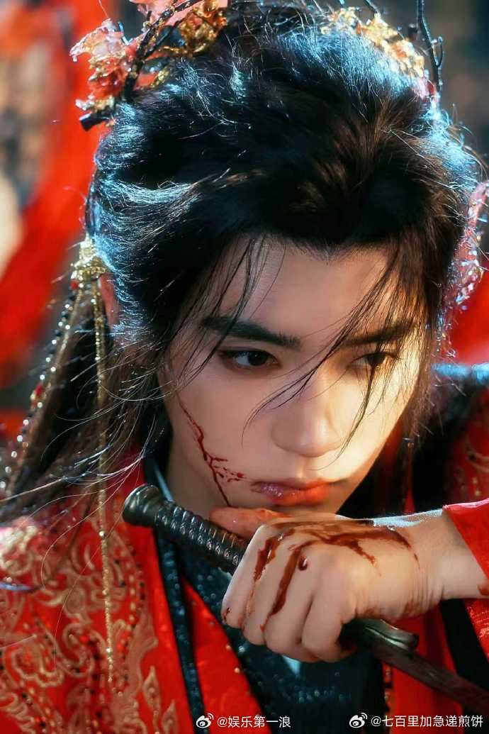 夏弃疾镜头里的周翊然 夏弃疾镜头里的周翊然，慕清晏味拉满了！ 