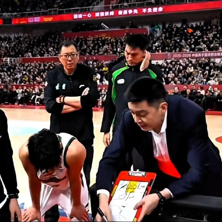 辽宁球迷祝贺山西老铁险胜赢球，两支球队打出一场精彩比赛，观赏性很高，辽宁在双外援