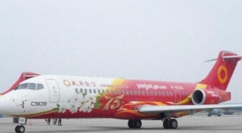 咱家的 C909，在越南飞了半年，租期一到，人家没续，飞机就这么飞回来了，很多人