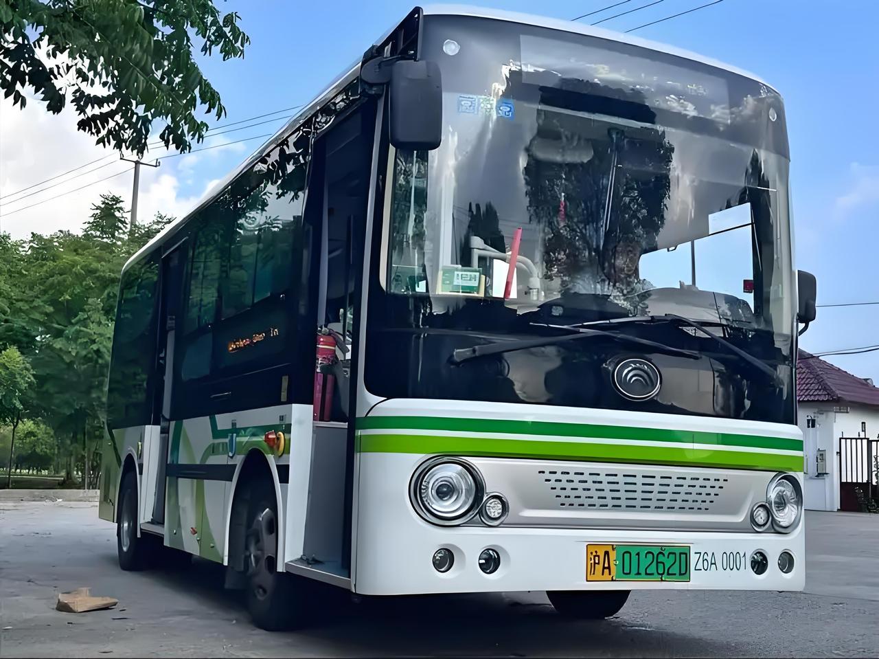 有关部门深入社区调查研究太有必要了。今年中共中央办公厅印发方案，强调要深入基层单