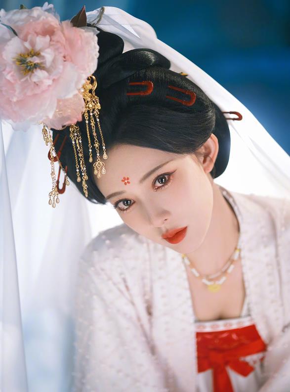 孟子义增肥到快88斤了 孟子义在《尚公主》剧组开机直播中透露，自己正在积极增重，