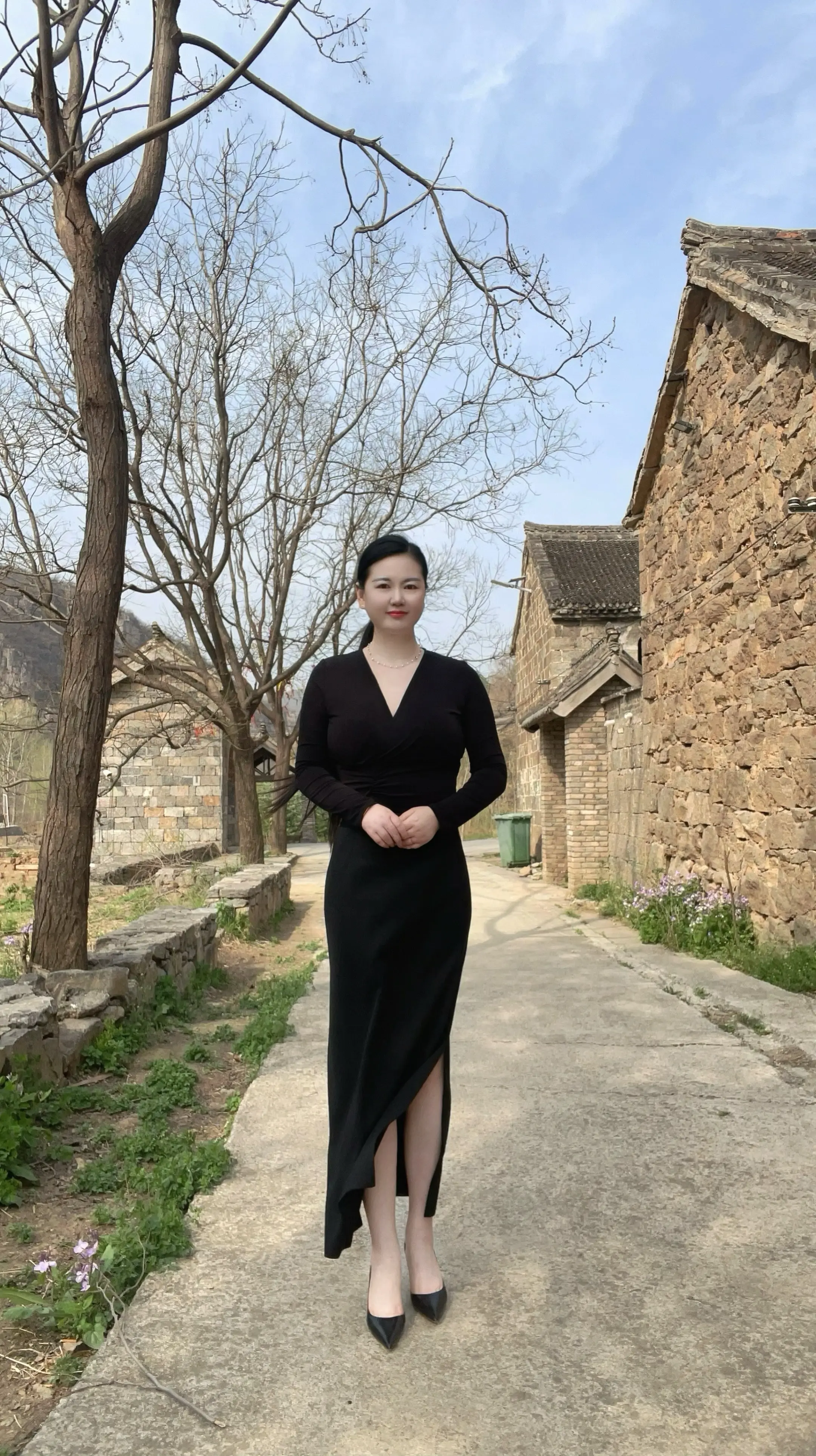 光阴一日日，携裹着悲喜怨忧前行。无论好与不好，在时光罅隙里奔跑的你我...