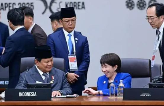 印尼这波操作堪称“国际PUA教科书”：先是一套政策组合拳把中国投资揍得鼻青脸肿，