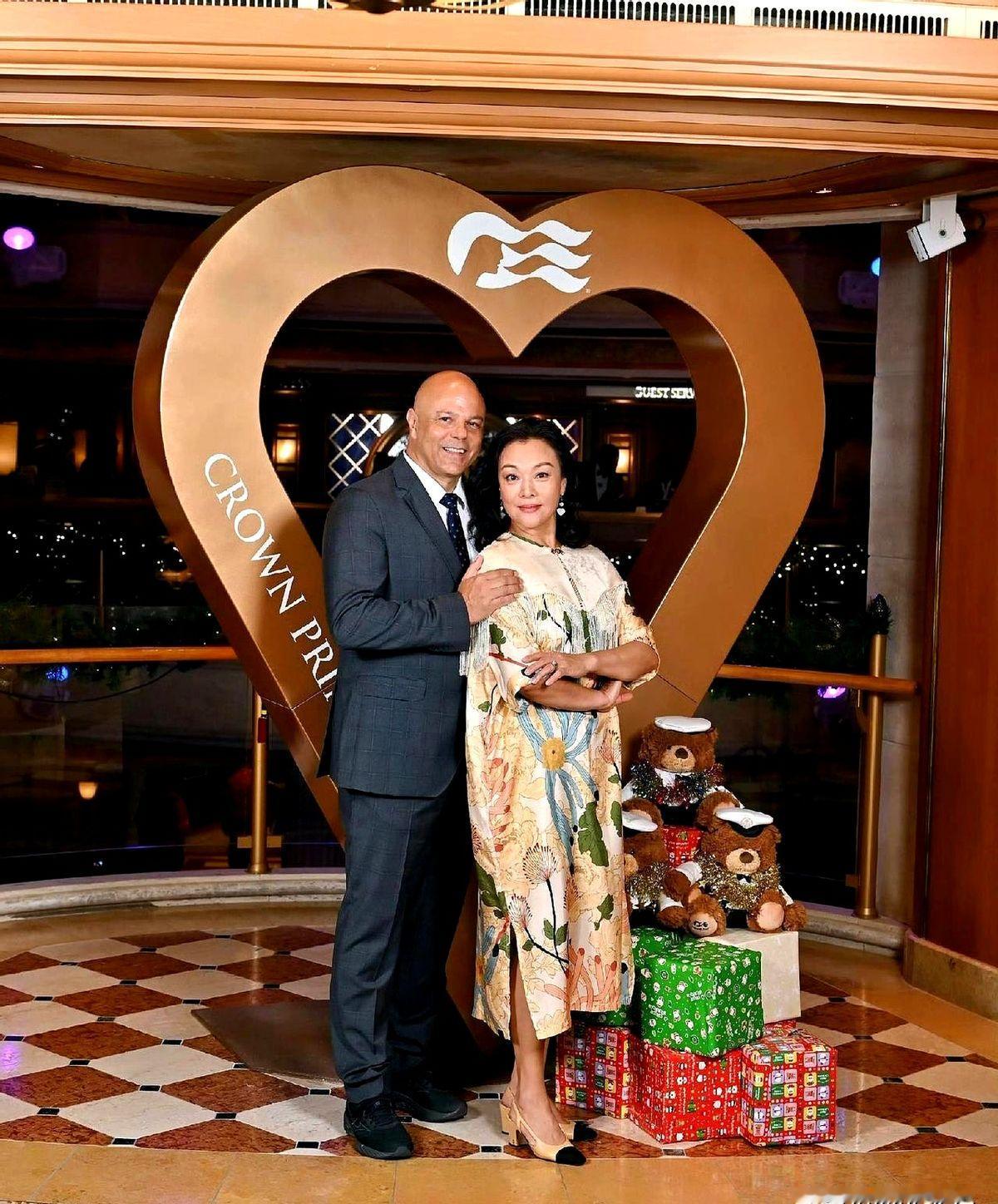 史可这瑞士老公，真不是一般人。

最近刷到史可的全家福，她和瑞士老公老柯，还有两