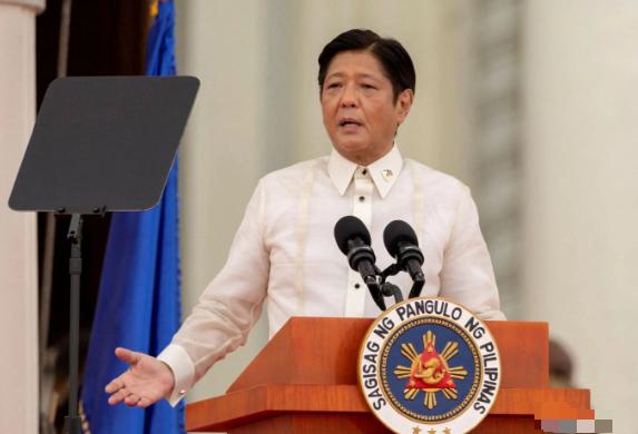 比日本、韩国还惨的国家出现了，菲律宾总统宣布紧急状态 刚刚，菲律宾总统小马科斯签