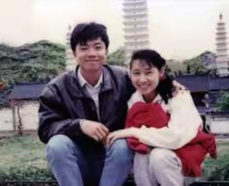 真功夫家庭内斗，三败俱伤:蔡达标、潘敏峰、潘宇海！
 
画面这张老照片，是蔡达标