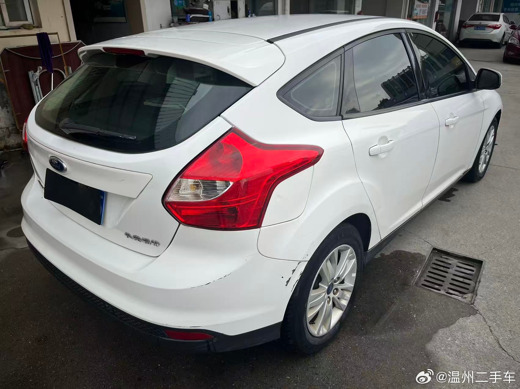 13年4月 福特 福克斯 两厢自动档  车况好 费用齐全 