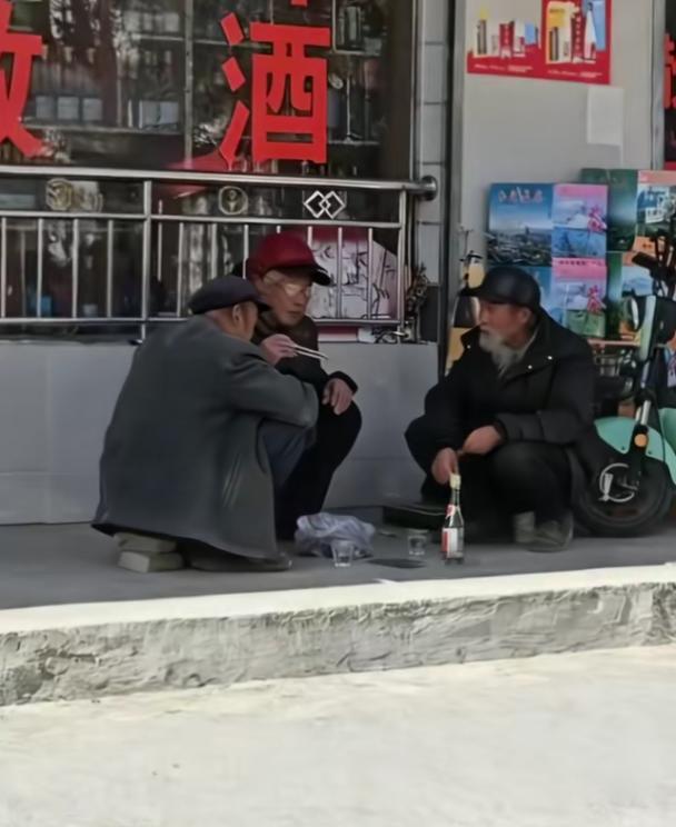 我有一个女儿，远嫁在外地。身边的人总跟我们说，你们就一个女儿，还嫁得那么远，老了