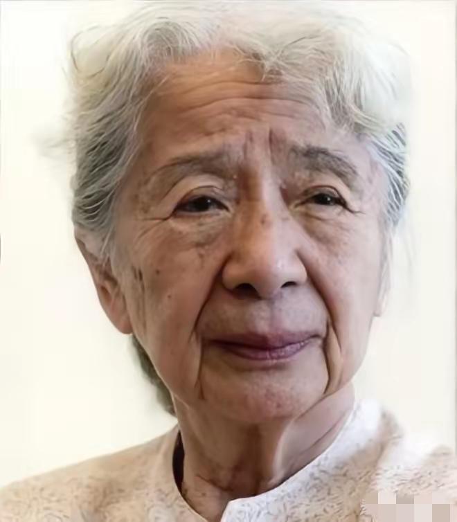 1945年的敦煌，风沙卷着砾石打在莫高窟的崖壁上，像永不停歇的叹息。陈芝秀攥着早