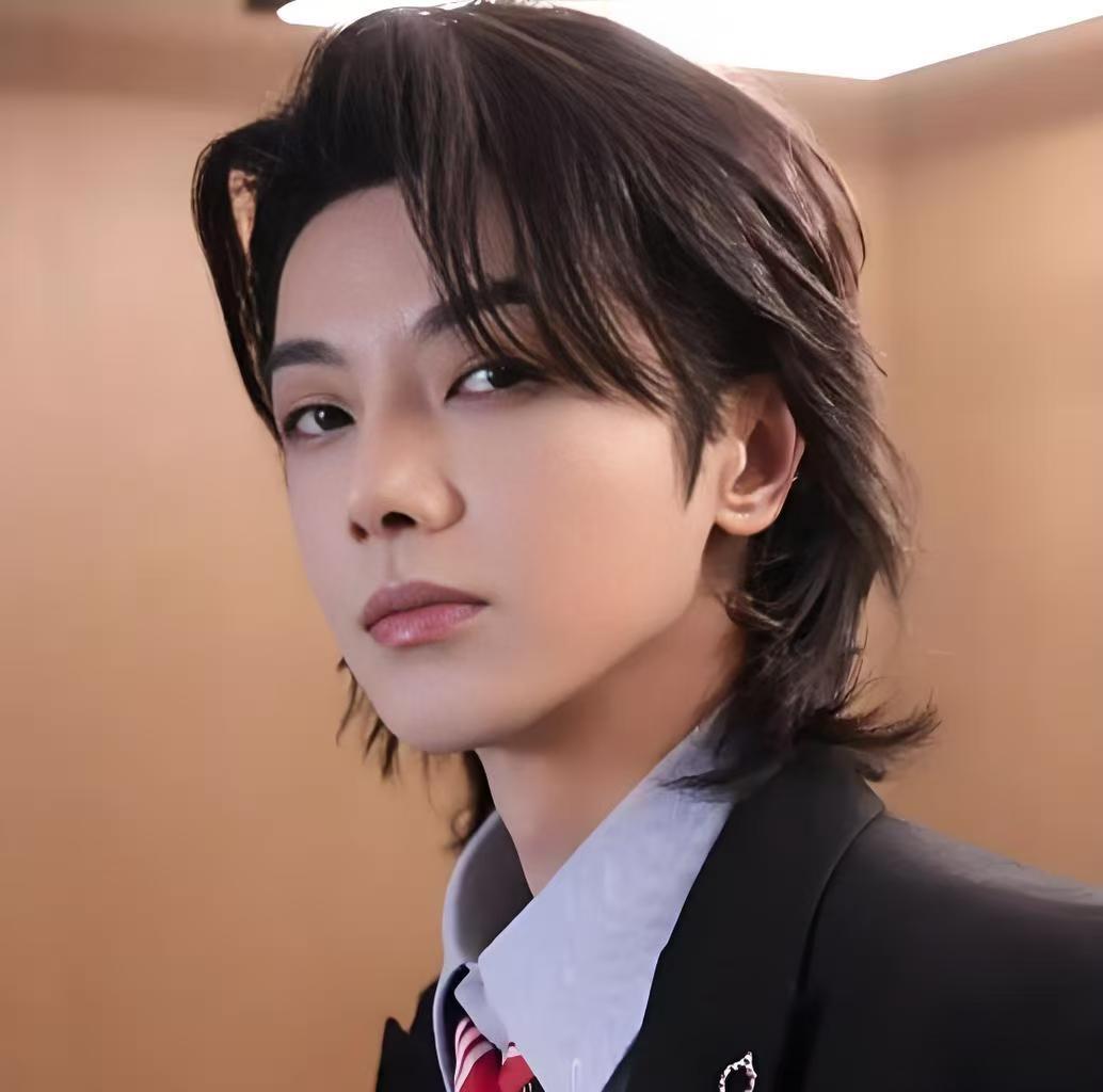 华晨宇，哭了！损失太大了！

华晨宇花费重金在云南抚仙湖拿下三块地皮，计划斥资十