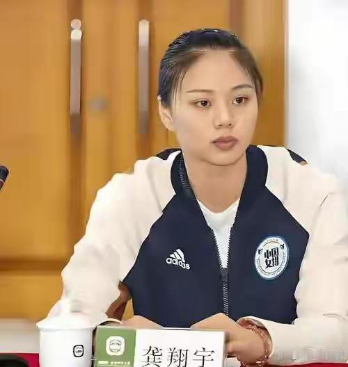 龚翔宇选择去美国打球的得与失
      97年出生的龚翔宇，年龄不小了，可以说