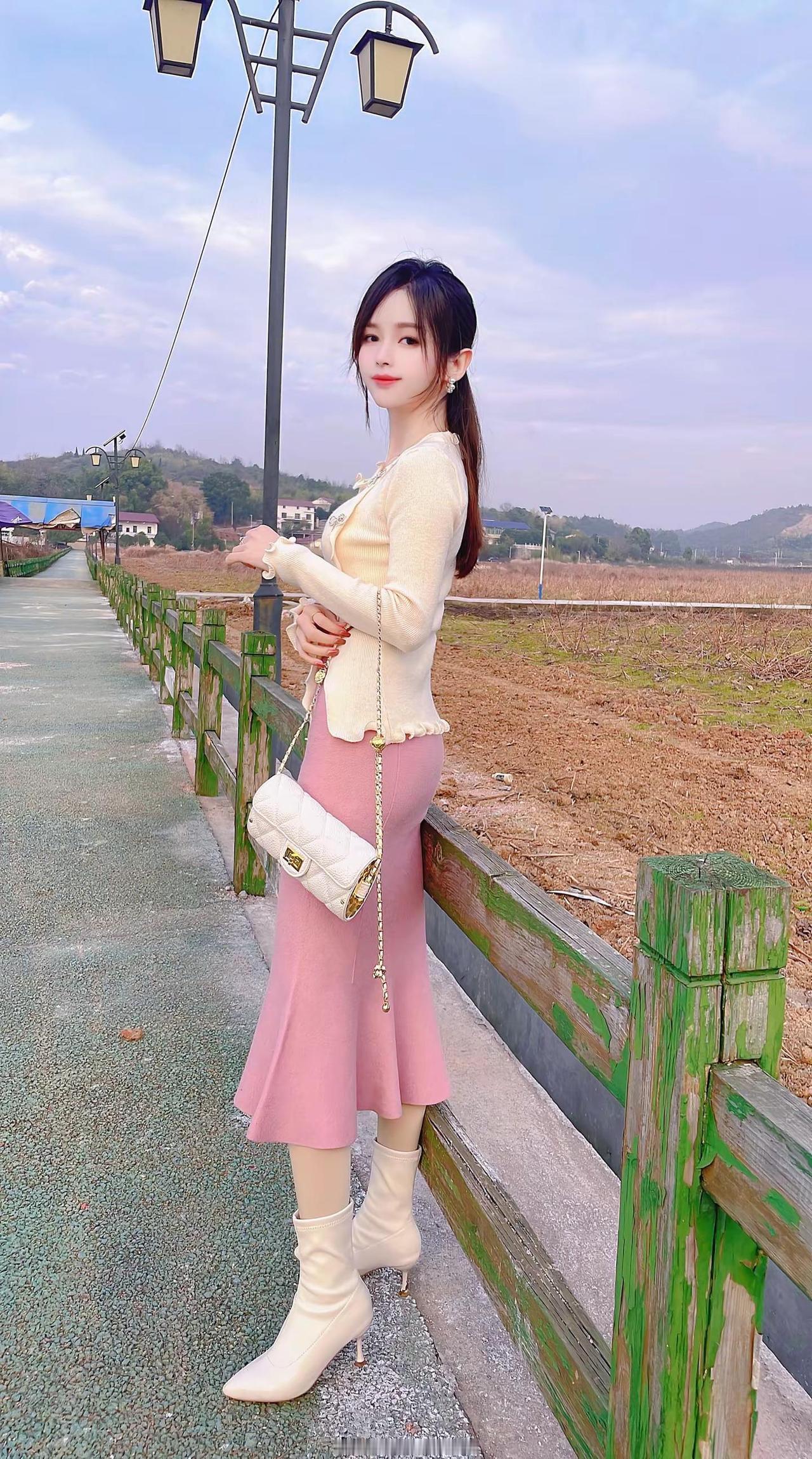 其实女生很少会被气哭，掉眼泪是因为太委屈，很多时候只是哭自己吧，没有被坚定地选择