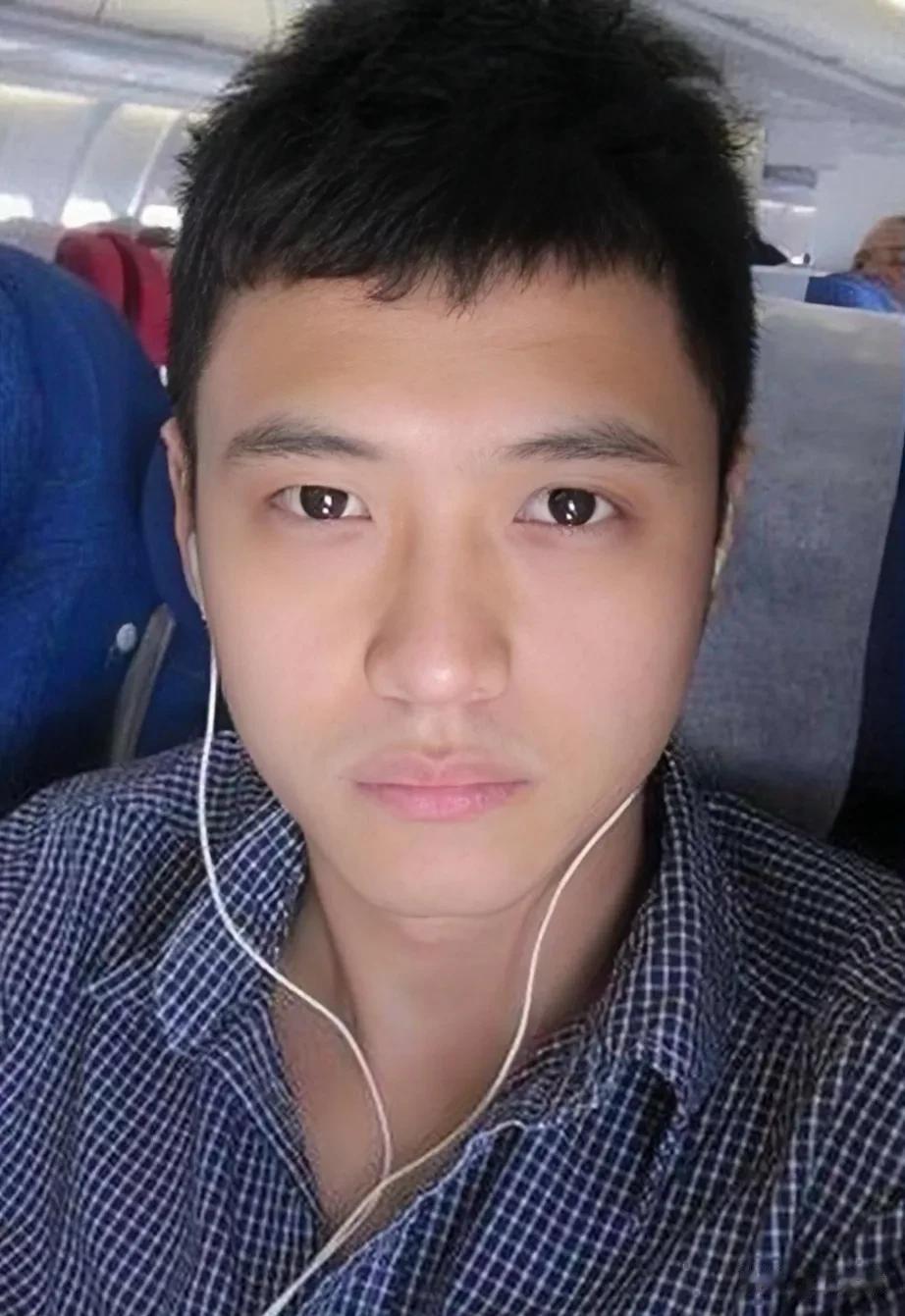 王宝强演完士兵突击，对宋喆说:其他演员都去演我的团长我的团，我也准备去，宋喆说: