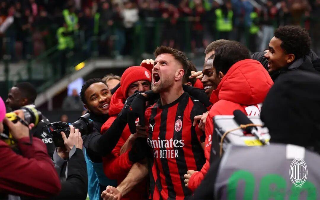 AC米兰  精神属性满满，支点作用明显，头球破门杠杠。菲神，你是米兰梦寐与求的大