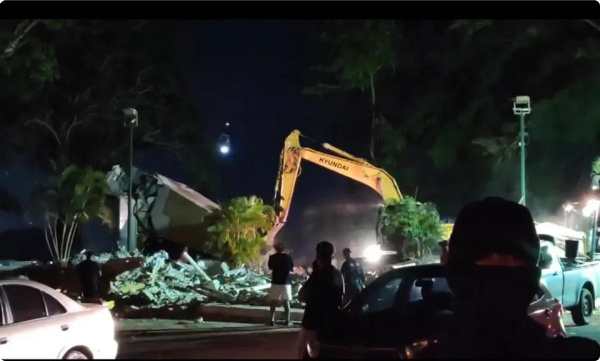 特朗普下通牒，巴拿马二选一，不顾30万华人反对，强拆中巴纪念碑
12月27日深夜