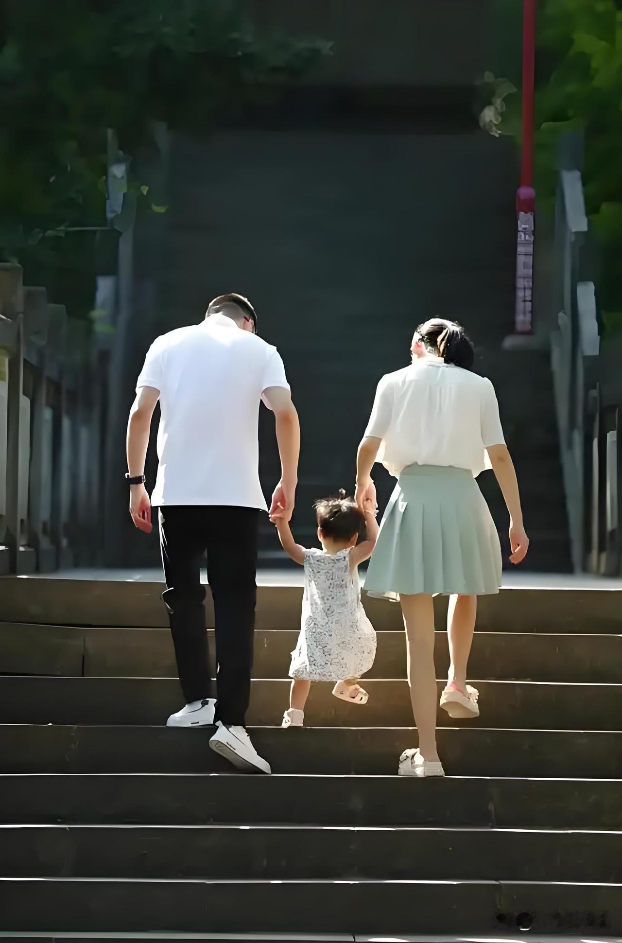 中老年人该不该锻炼? 中老年人太该锻炼了！随着年龄增长，中老年人身体机能下降，代