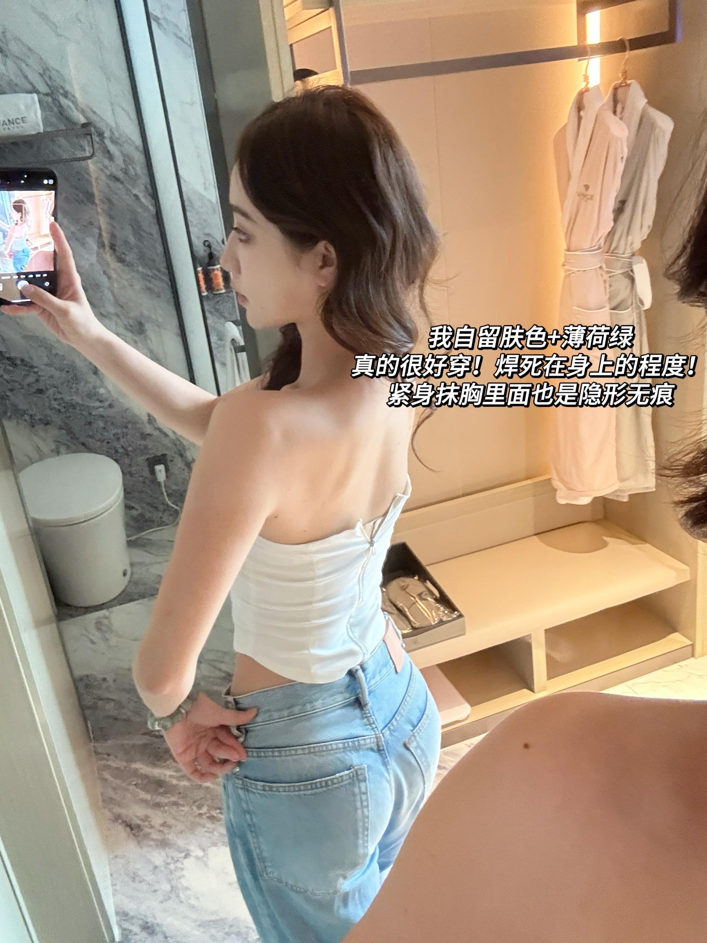 有棵树今晚7点限时返场咯👙吊带抹胸连衣裙一字肩不知道穿什么的就来！不想胸贴粘在