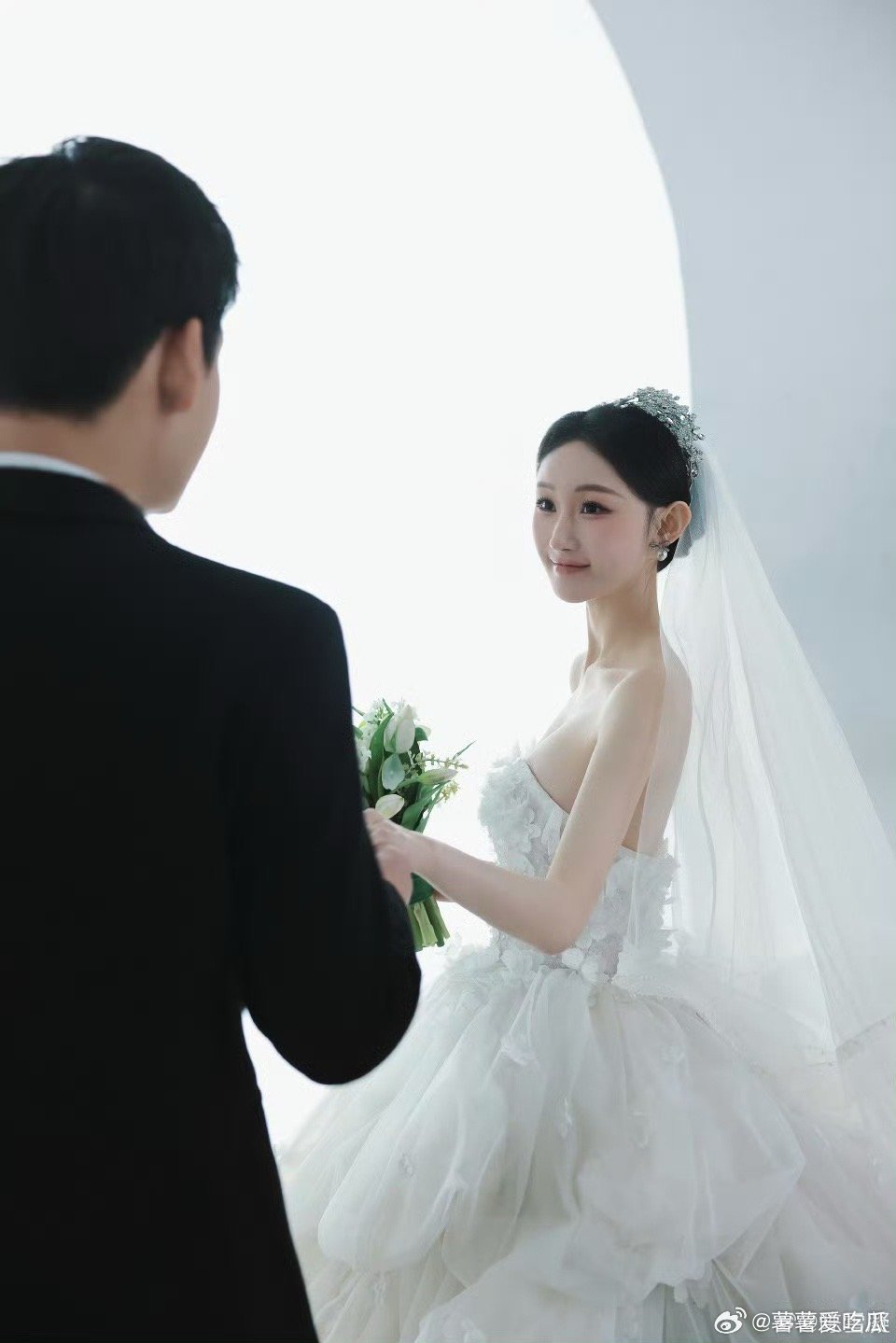 陈雪凝老公承认有个孩子陈雪凝有点惨啊……刚结婚老公就被爆料 