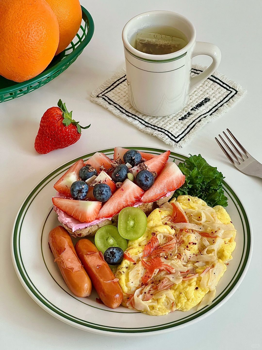 一人食早餐｜草莓开放式三明治🍓&蟹柳滑蛋🍳