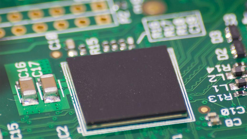 中国目前的海外投资已经到了极其严峻的地步，非常非常的危险。
 
中国企业的海外投