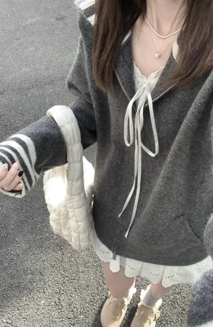 秋日省心穿搭look 少女感夏日ootd 元气少女 软糯毛衣女慵懒风 美出高级感
