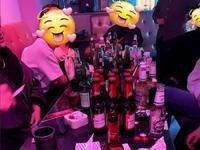 黑龙江，大兴安岭icon。齐某某和四个朋友在加格达奇icon一酒吧喝酒，酒后齐某