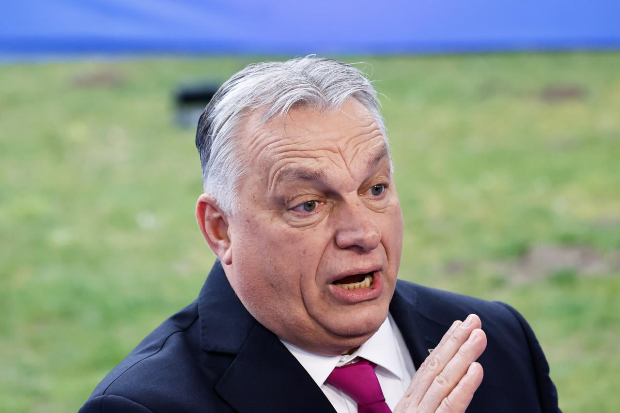 匈牙利总理奥尔班向记者透露了他眼中欧洲取胜的“秘诀”：停止向乌克兰输送资金。他表