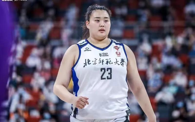 超越李梦！女篮引进篮坛超级巨星，身体条件惊人，郑薇兴奋不已！有韩旭和李月汝在，刘