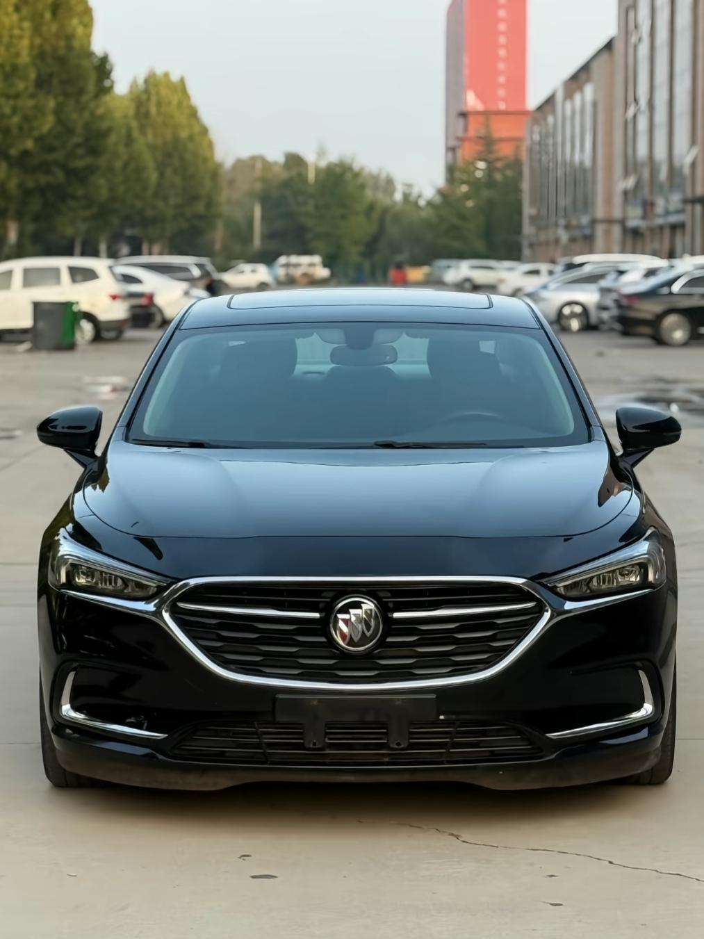 10万块钱能买到的B级轿车很多，但如果追求性价比还得看这台美系B+级的君越。10