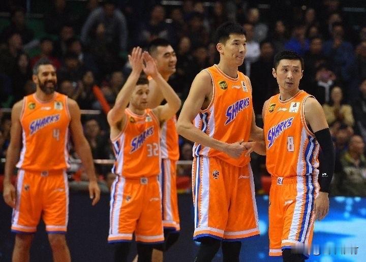 CBA季后赛争冠分析：上海大热、广厦最稳、北京搅局

综合常规赛战绩、阵容深度、