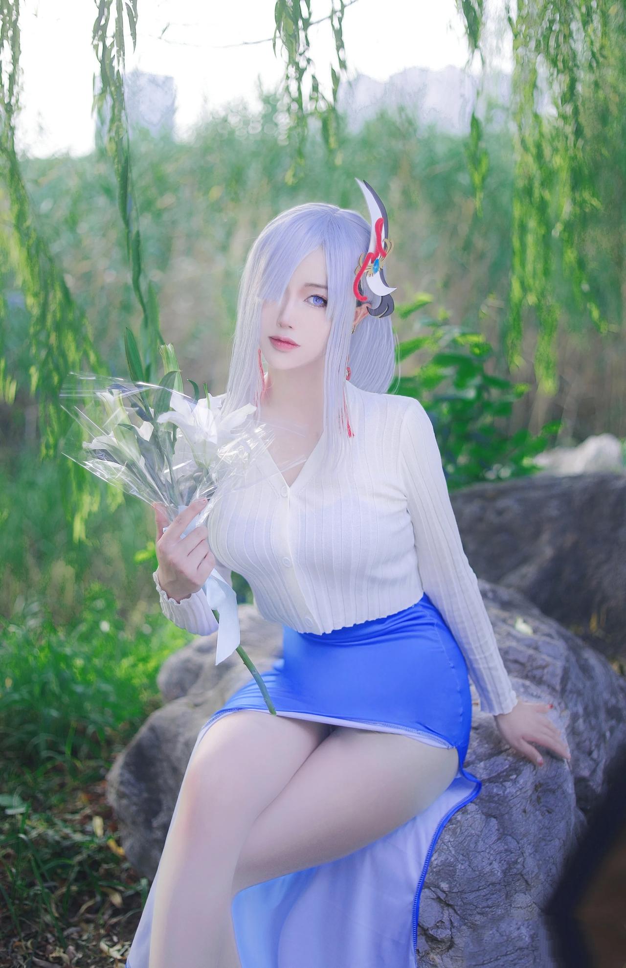 来吧，小姨已经变成盛夏的冰塑!  